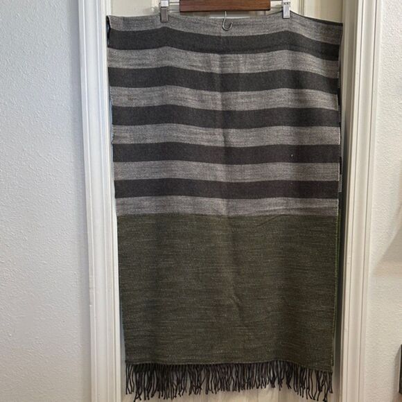Echo Wool Blanket Scar Wrap Soft Neck Warmer Fringe Stripe Green Grey Fall Warm - Picture 4 of 5